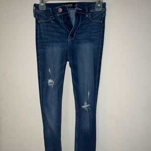 Gently used Hollister jean leggings. So cute size 0